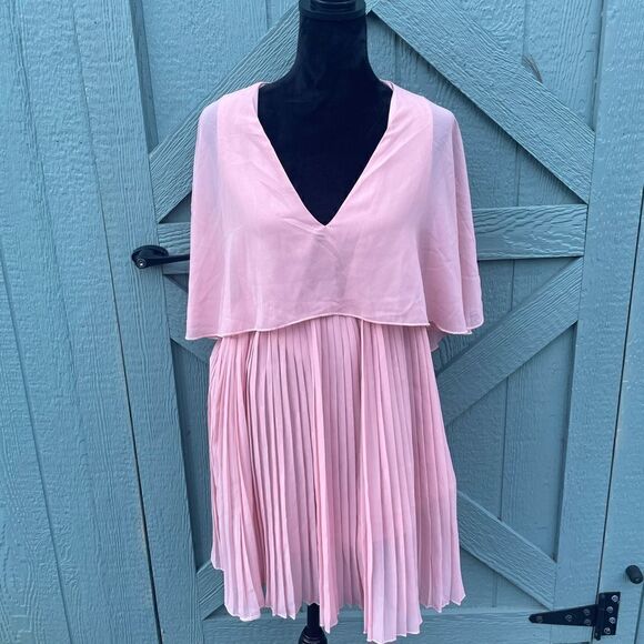 Pink Flutter Sleeve Dress Pretty Little Thing - Picture 1 of 5